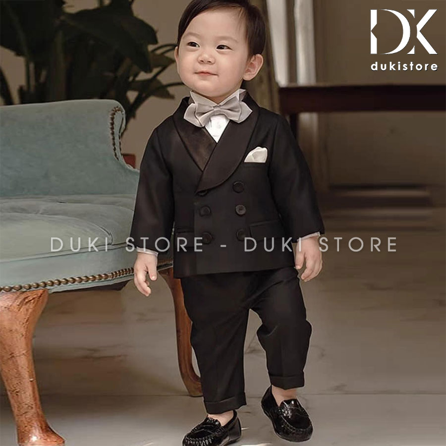 ao-vest-cho-be-trai-tuxedo-mau-den-dep-DKT0061.jpg